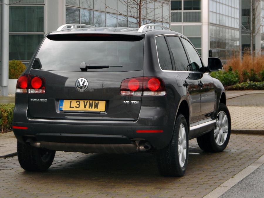  Volkswagen Touareg V6 TDi 2007 года  (UK) (фото 8 из 12)